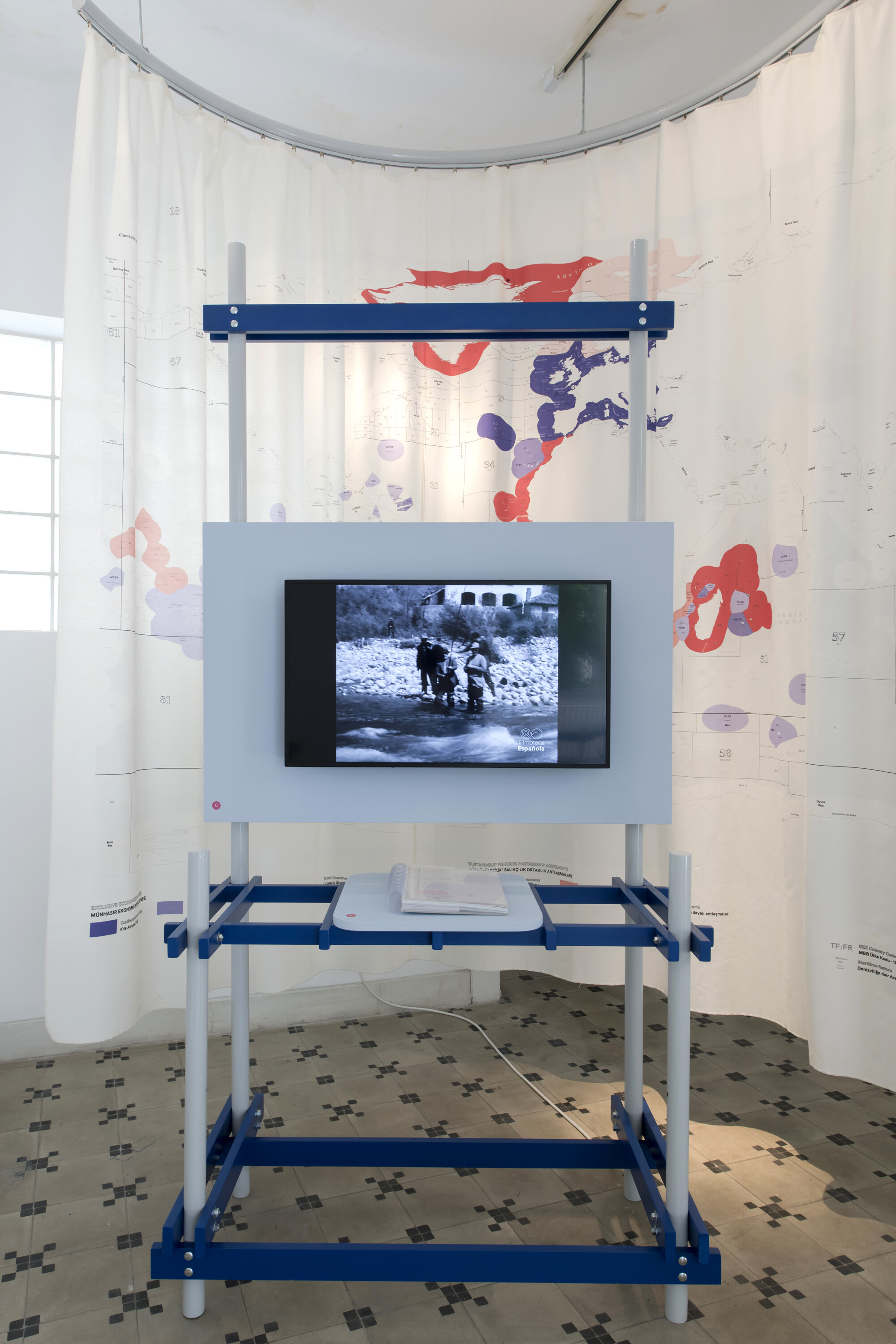 install video-book-curtain